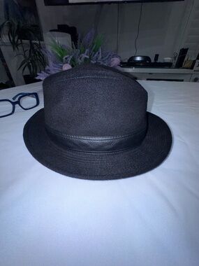 Hermes- Authentic Black Cashmere Funky
Leather Trim Fedora Hat